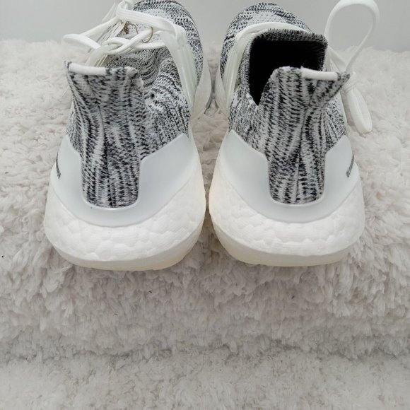 Adidas Running Shoes Womens 6 UltraBoost 21 Oreo White Black Sneakers GV7712 - Picture 7 of 9
